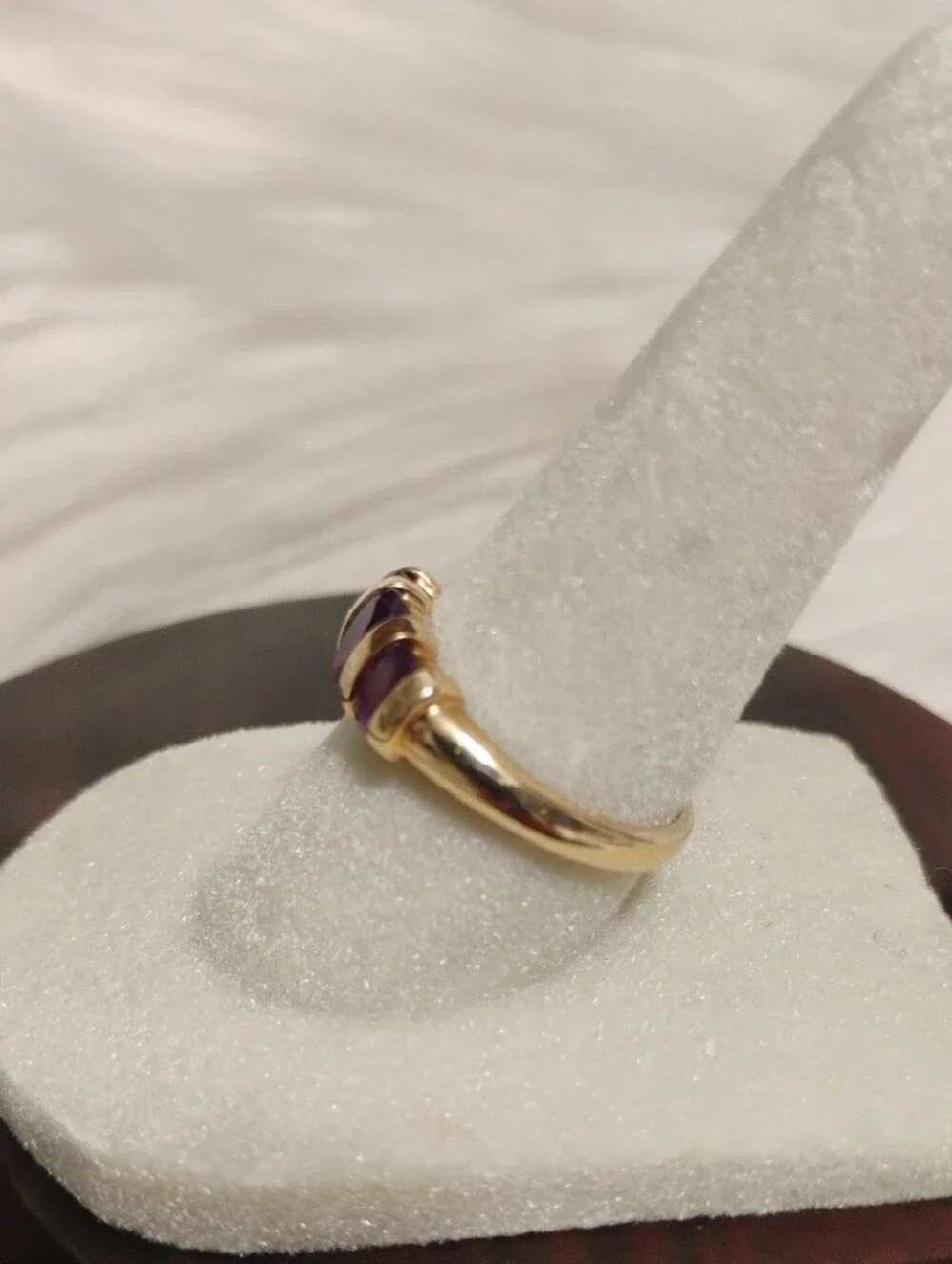 10k Solid Gold Band Ring W Purple Amethyst Trio Sz.6.75